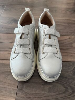 Kids Neutral Velcro Sneakers - Cream White